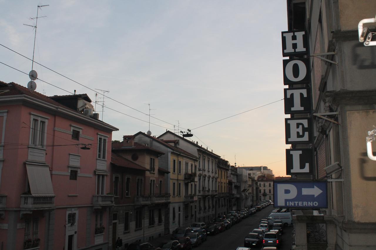 Hotel La Pace Milan Exterior photo